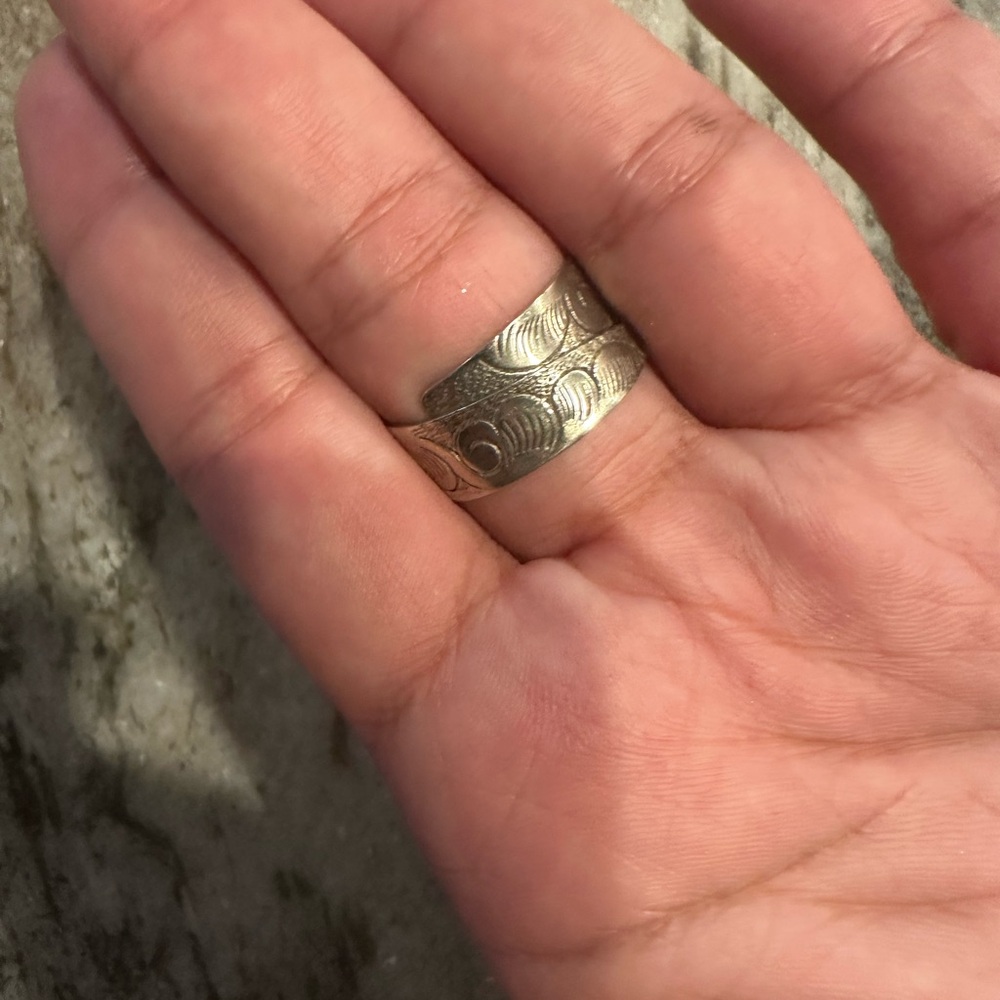 Ring - Picture 4 of 5